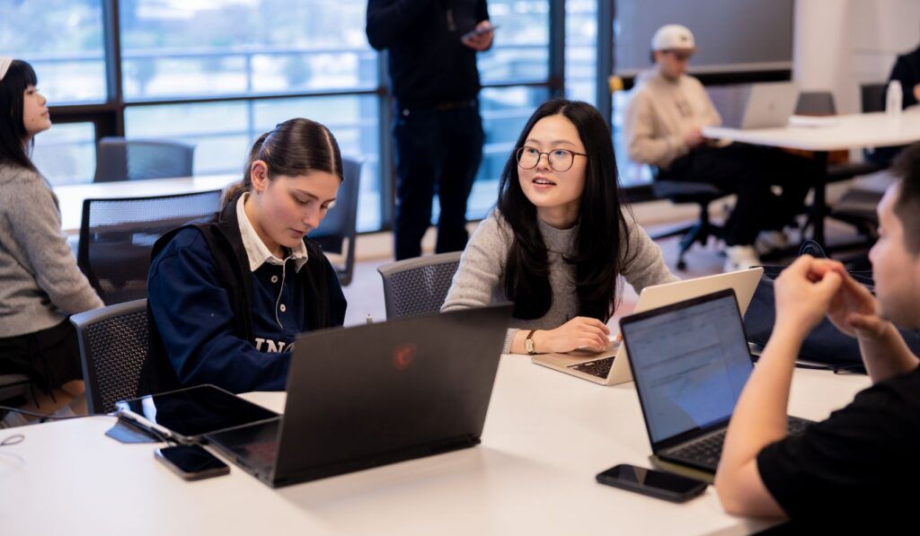 The VU Block Model: Achieve more with our award-winning VU Block Model, studying one subject at a time.